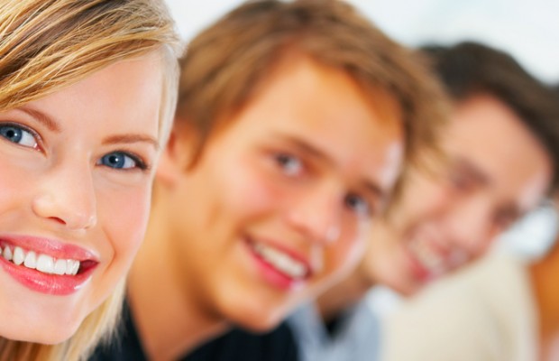 Fotolia_11914345_S groupe jeunes