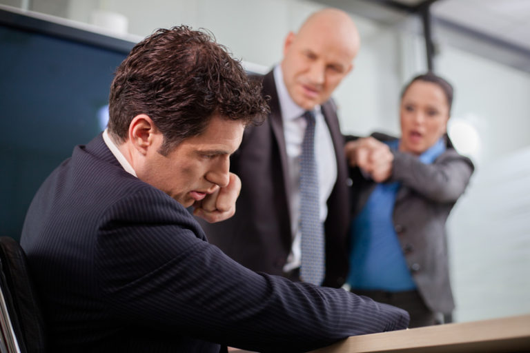 Communiquer une décision que l’on n’approuve pas