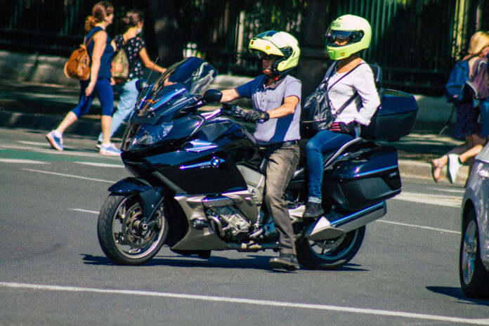 La Moto taxi Depositphotos_510479226_XL.jpg