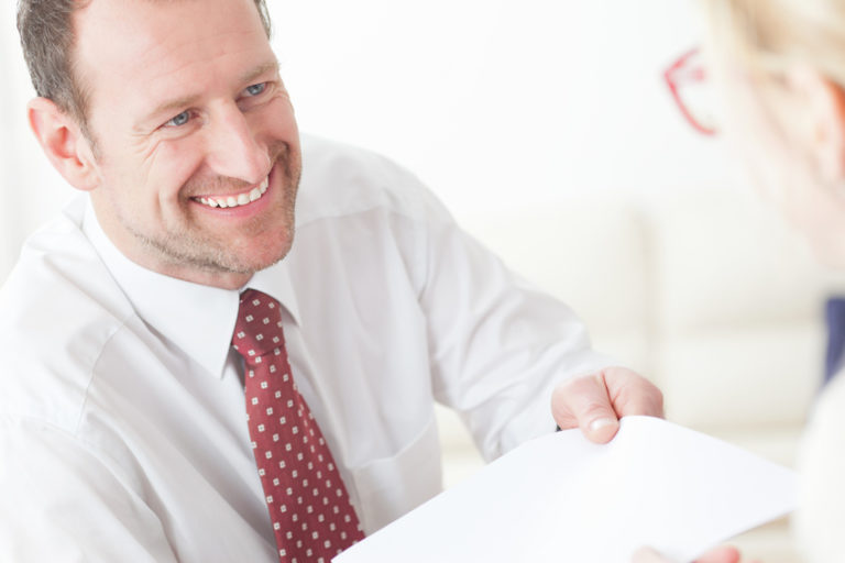 Comment recruter un cadre sans dépenser une fortune