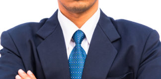 Le costume, le costume…! Est-ce que j’ai une gueule à porter un costume ?