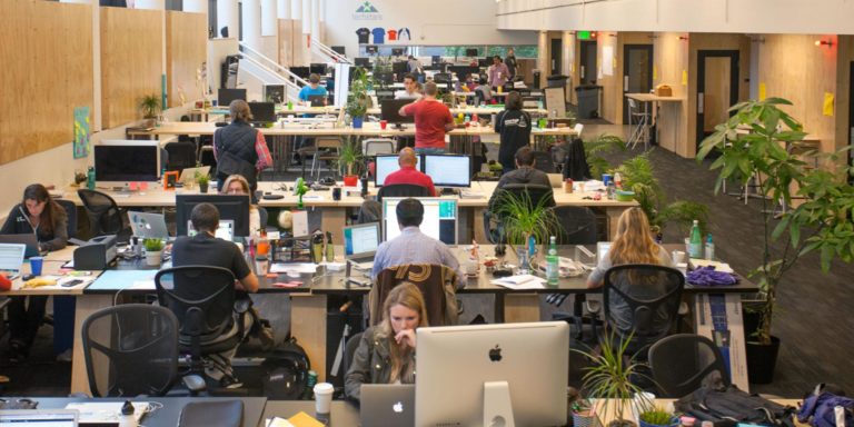 La région parisienne, eldorado hyper connecté pour trouver un emploi