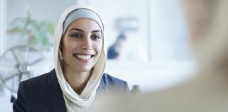 Le port de signes religieux peut être interdit en entreprise