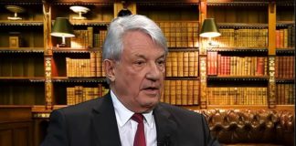 Christian Latouche, l'empereur de la comptabilité