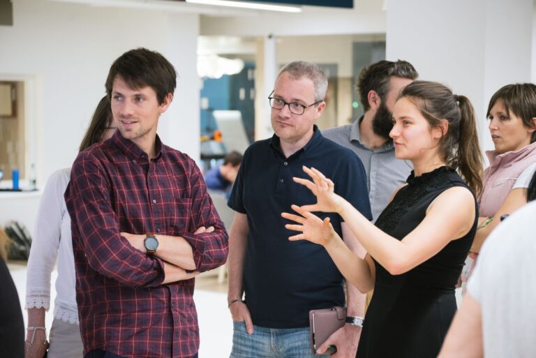 Pourquoi vous devez vous entourer de plus intelligents que vous…