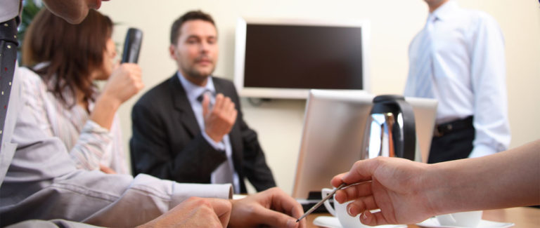 Comment travailler avec un collègue qui vous déteste