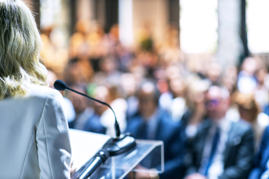 Parler en public credit Depositphotos