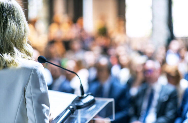 Parler en public credit Depositphotos