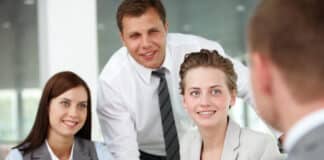 Manager ses collégues Depositphotos_pressmaster