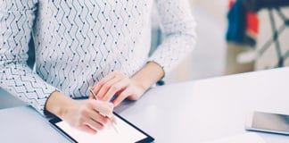 WEBINARS : Comment la signature électronique vous aide à maintenir votre activité Comment la signature électronique vous aide