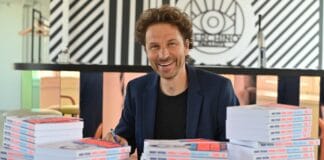 IIl faut hacker le travail Pascal Lorne.Photos libres de droits pour la communication interne et externe tous supports hors pub . Elodie Gregoire photographe @Wellio