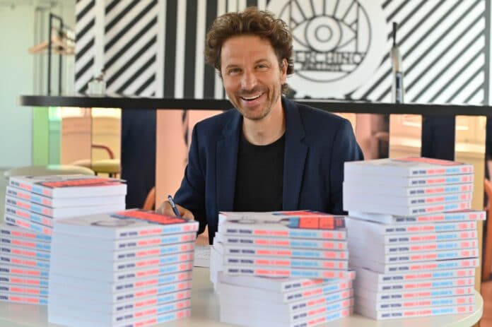 IIl faut hacker le travail Pascal Lorne.Photos libres de droits pour la communication interne et externe tous supports hors pub . Elodie Gregoire photographe @Wellio