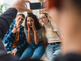 Les jeunes et la jeunesse credit Depositphotos