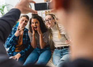 Les jeunes et la jeunesse credit Depositphotos