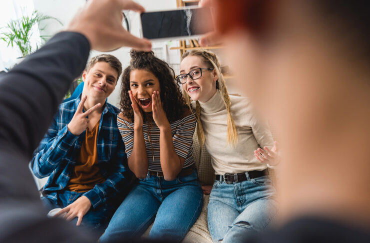 Les jeunes et la jeunesse credit Depositphotos