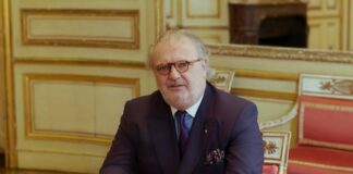 Alain Dumenil : portrait d’un homme d’affaires à succès Alain Dumenil, homme d'affaires picture-alain-dumenil-portrait-d-un-homme-d-affaire-a-succes