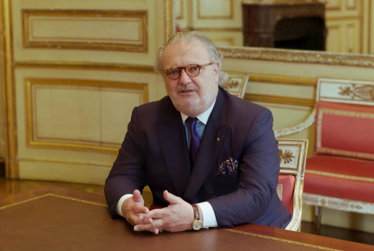 Alain Dumenil, homme d'affaires picture-alain-dumenil-portrait-d-un-homme-d-affaire-a-succes