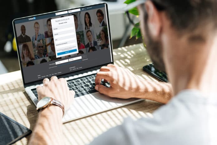 Peut-on encore trouver un emploi sur LinkedIn ?!