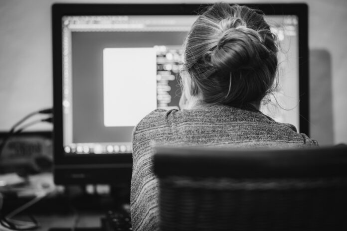 Télétravail : votre entreprise ne doit pas vous espionner  