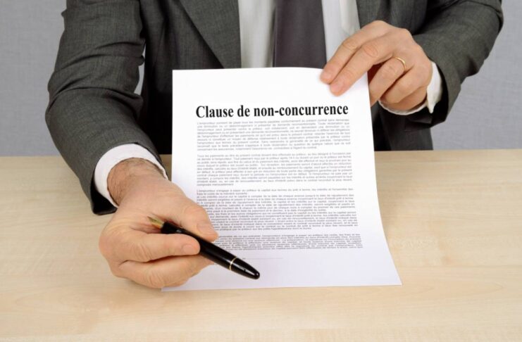 Contrat de travail : pourquoi insérer une clause de non-concurrence ? Insérer une clause de non-concurrence
