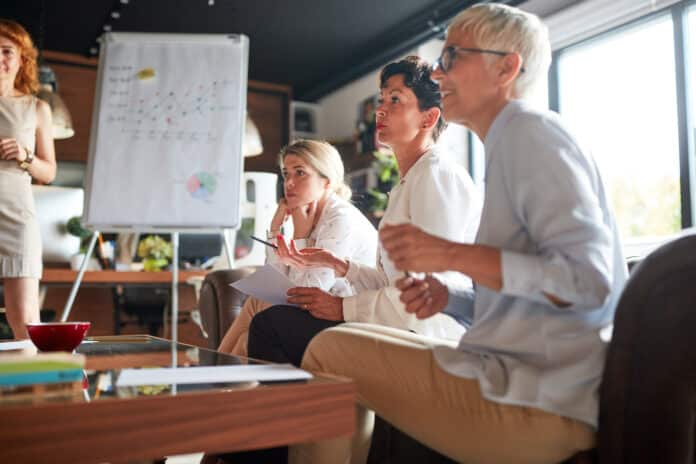 Leadership les qualités et les comportements que vous devez avoir credit Depositphotos