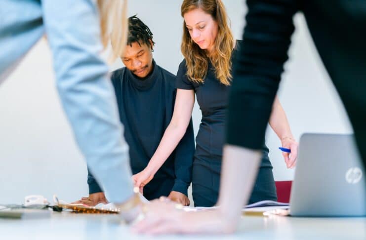 Plus d’1/3 des salariés prêts à démissionner pour échapper au 100 % présentiel Démissionner pour échapper au présentiel.