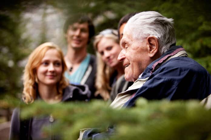 Les vieux, les seniors, les ainés... la vieillesse ! Les citations éternelles Depositphotos_simplefoto