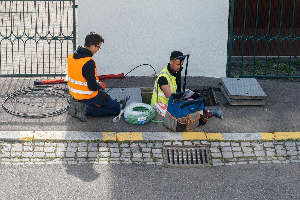 alt = utiliser cliveuse fibre optique