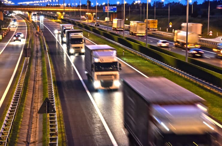 Transport routier : solution « verte » pour supprimer vols et gaspillage de carburant Transport routier et solution verteCreditPhoto Depositphotos