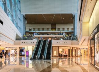 Les centres commerciaux français, futurs poles de loisirs Les centres commerciaux français, futurs poles de loisirs