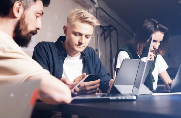 Vous lancez votre affaire : 5 réactions de bon sens à avoir pour réussir Vous lancez votre affaire5RéactionsDeBonSensPourRéussir CreditPhoto Depositphotos