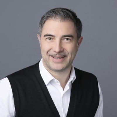 Sylvain Harault, Directeur principal du conseil en vente chez Pega.
