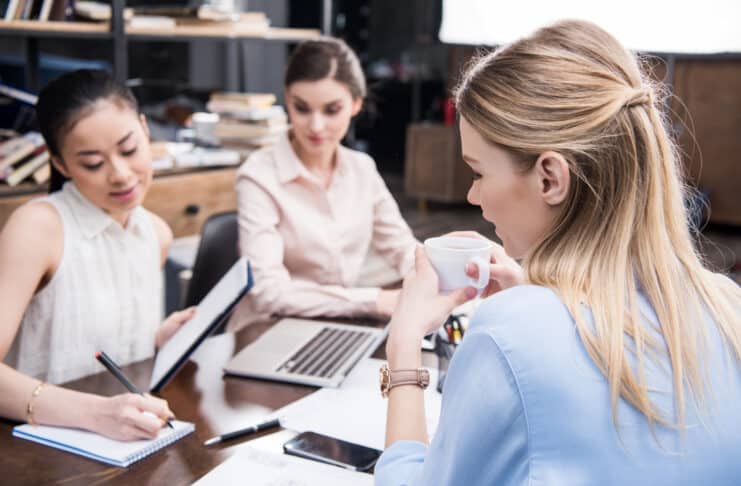 Femmes cadres et freins professionnels Credit Depositphotos