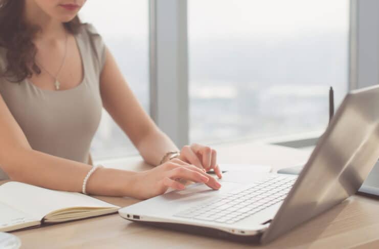 Travail à distance Comment gérer l'information et la collaboration credit Depositphotos