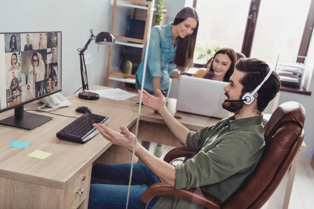 Travail hybride credit Depositphotos