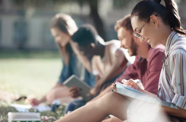 ESI Business School Ecole de commerce et développement durable crédit Photo Depositphotos