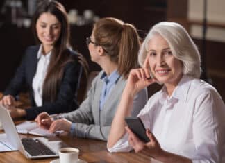 L’écart générationnel est-il forcément synonyme de fracture sur le lieu de travail Credit Depositphotos