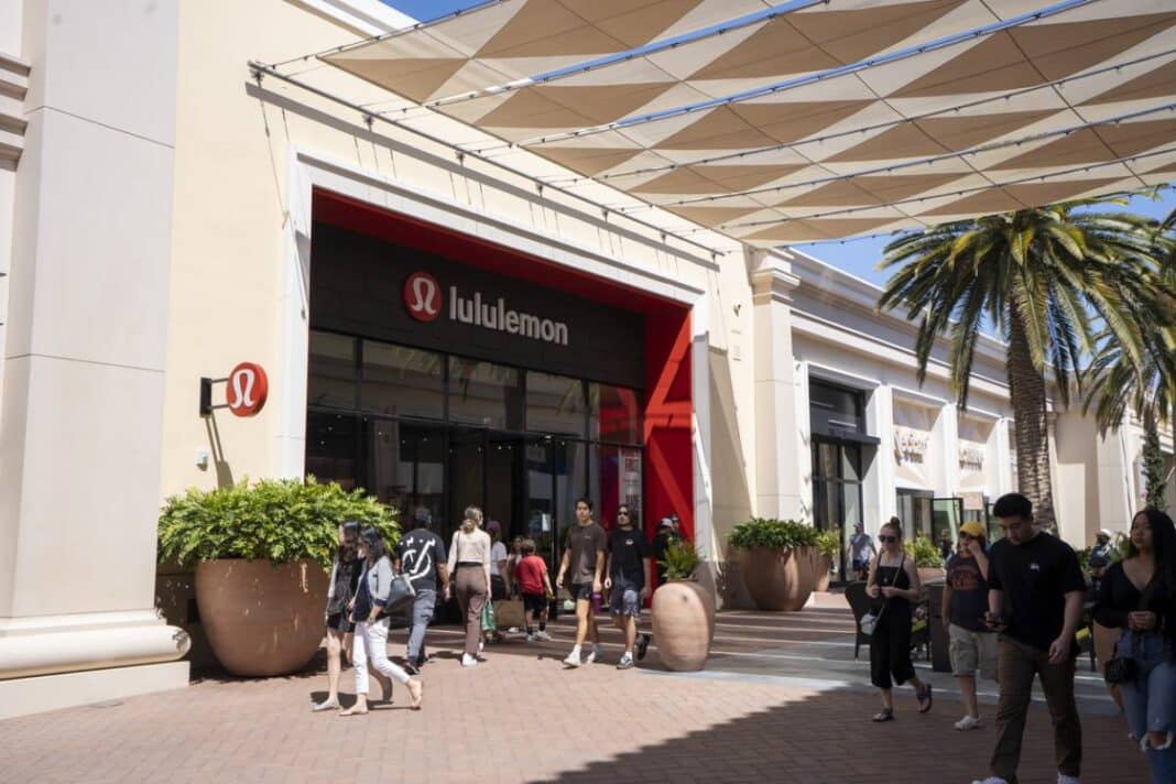 Comment embellir la terrasse de votre établissement avec une bâche sur mesure ?