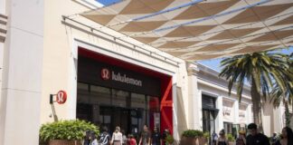 Comment embellir la terrasse de votre établissement avec une bâche sur mesure ?