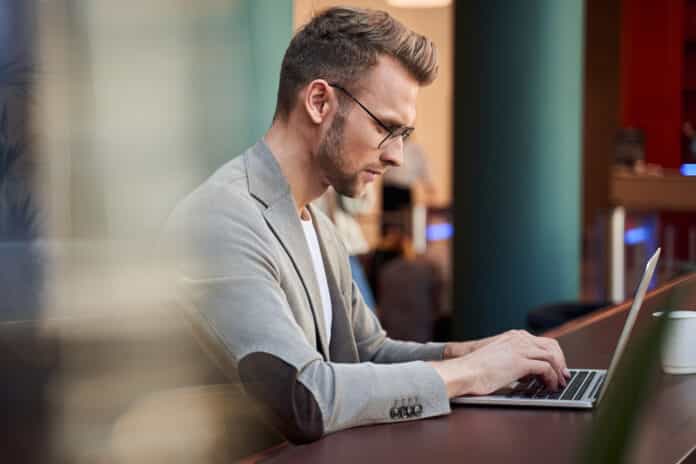 Se lancer à son compte, 5 points à régler avantcredit Depositphotos