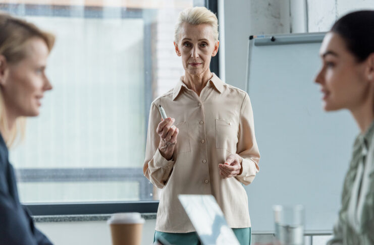 Les boomers meurent, longue vie aux “bloomers” Les boomers meurent, longue vie aux bloomers CadreDirigeantMag (Depositphotos)