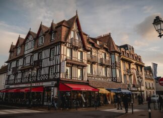 Organiser un Team building à Deauville : Le choix idéal pour vos collaborateurs