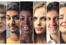 community manager credit Depositphotos_Oly18