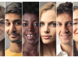 community manager credit Depositphotos_Oly18