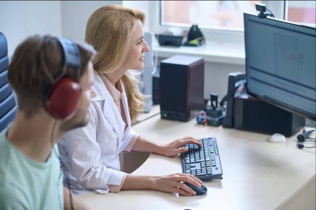 Devenir audioprothésiste et entrepreneur : le guide de reconversion professionnelle