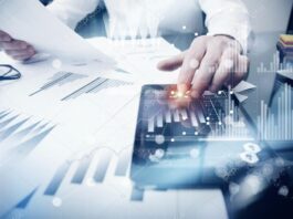 La digitalisation révolutionne le management.credit depositphotos_kantver