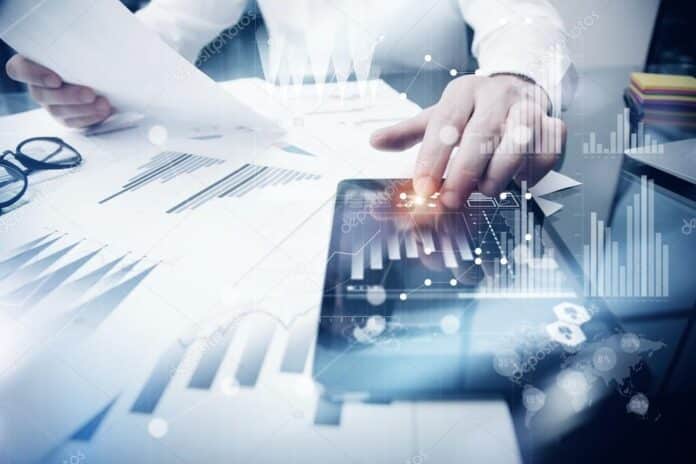 La digitalisation révolutionne le management.credit depositphotos_kantver