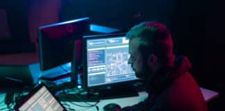 cyberattaques Les cyber-arnaques pendant les fêtesDepositphotos_shmeljov