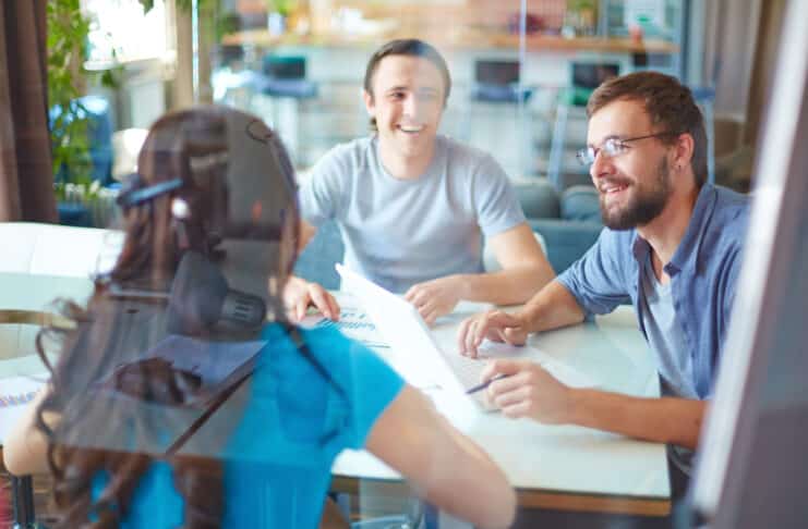 3 faux-pas lors d’un entretien d’embauche : comment les contourner 3 faux-pas lors d’un entretien d’embauche : comment les contournerDepositphotos_Pressmaster