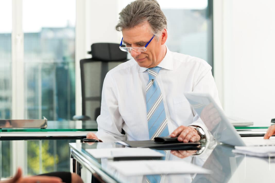 cadre senior prends toi en main Depositphotos_Kzenon